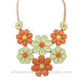 Collar de resina de gargantilla verde flor para mujer